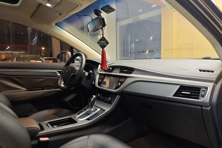 GEELY Emgrand GS 2017 #16 GEELY Emgrand GS 2017 car image #16