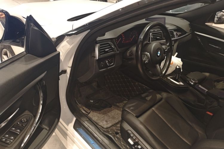 BMW 3 Series GT 2020 car image #16