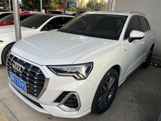 Audi Q3 2023 car image #11