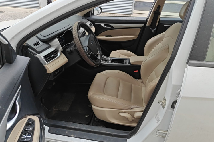 GEELY Emgrand 2018 #15 GEELY Emgrand 2018 immagine di auto #15