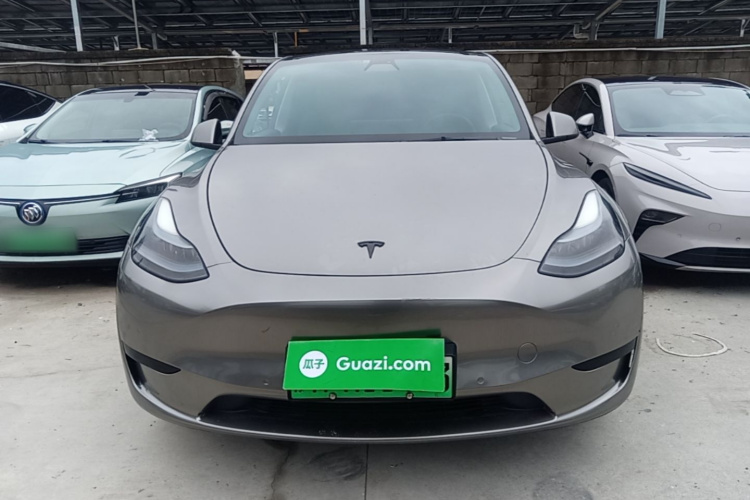 Tesla Model Y 2022 car image #3