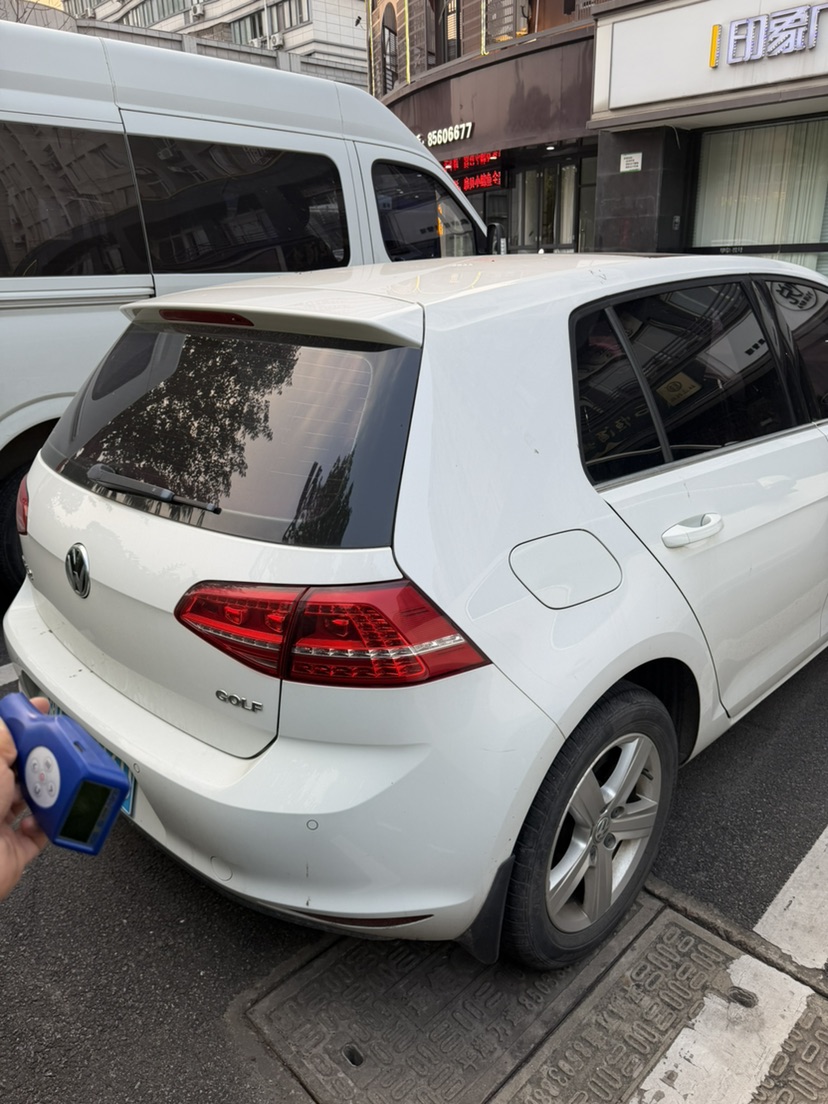 Volkswagen Golf 2017 car image #5