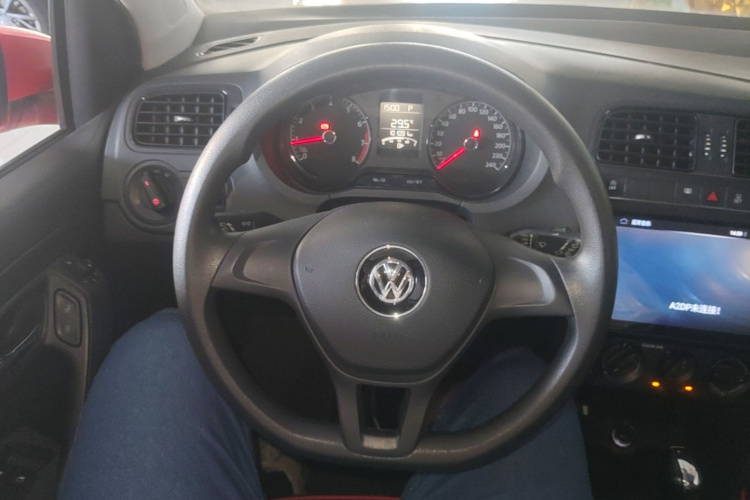 Volkswagen Polo 2018 car image #11