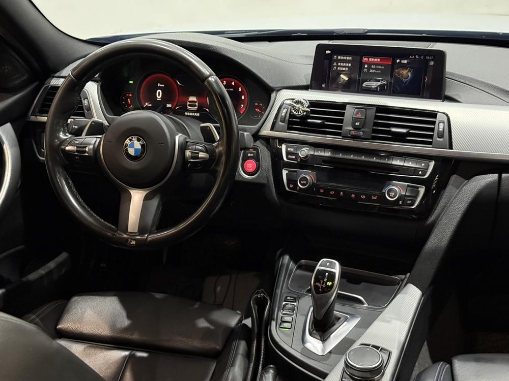 BMW 3 Series 2018 car image #10