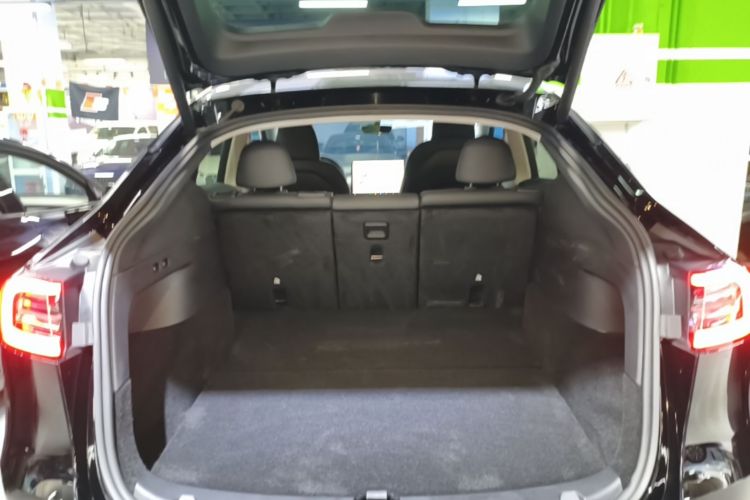 Tesla Model Y 2023 #19 Tesla Model Y 2023 car image #19