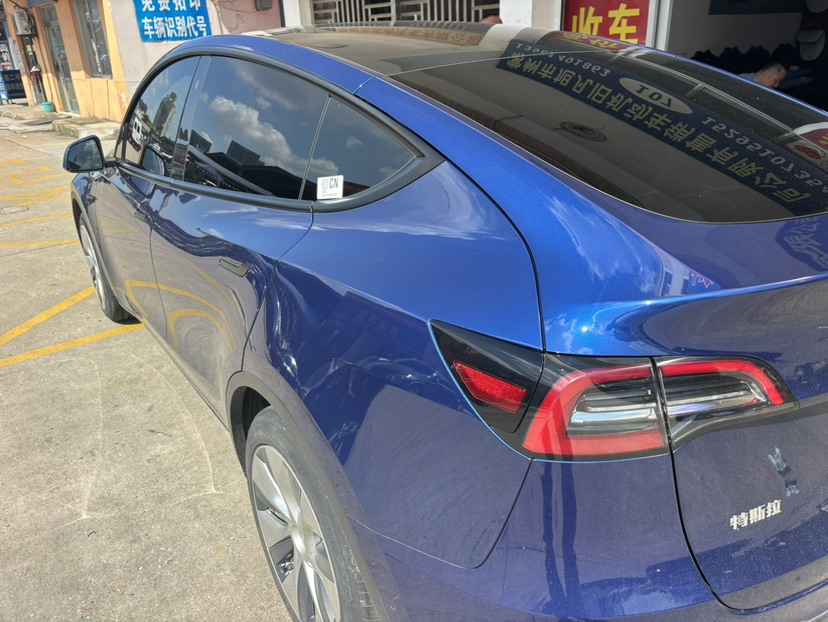 Tesla Model Y 2021 #5 Tesla Model Y 2021 car image #5