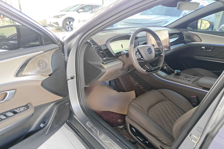 BYD Han 2023 car image #16