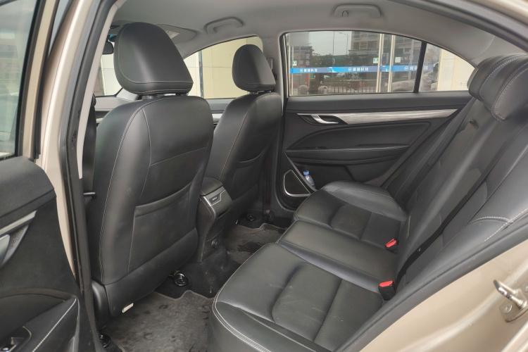 GEELY Emgrand 2019 #12 GEELY Emgrand 2019 car image #12