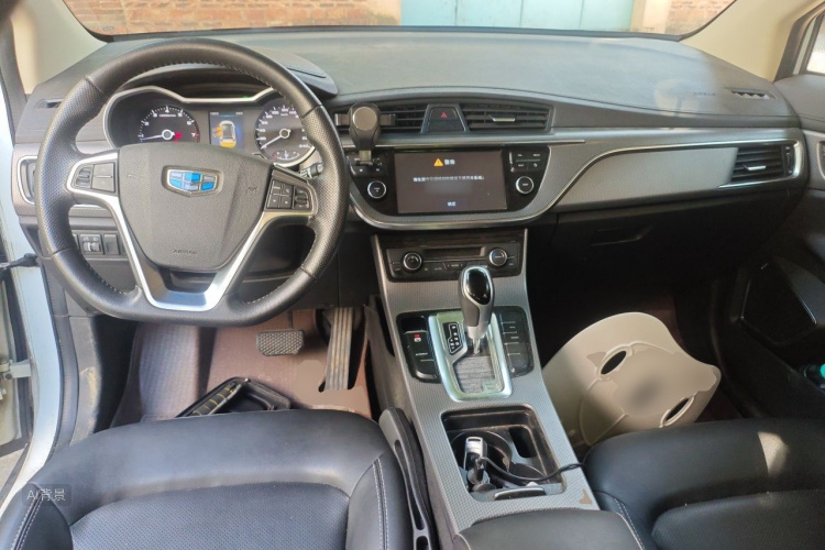 GEELY Emgrand GS 2016 car image #11