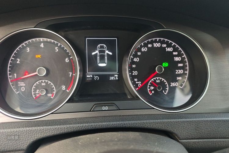 Volkswagen Golf 2015 car image #13