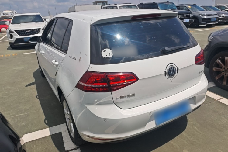 Volkswagen Golf 2017 car image #5