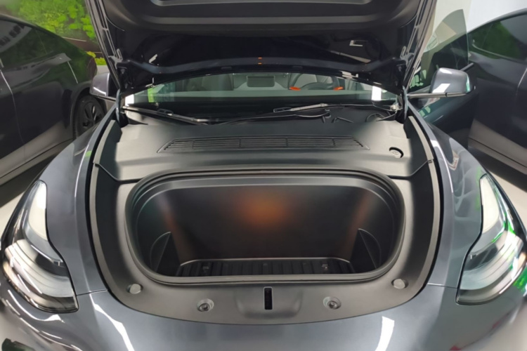 Tesla Model Y 2024 car image #22