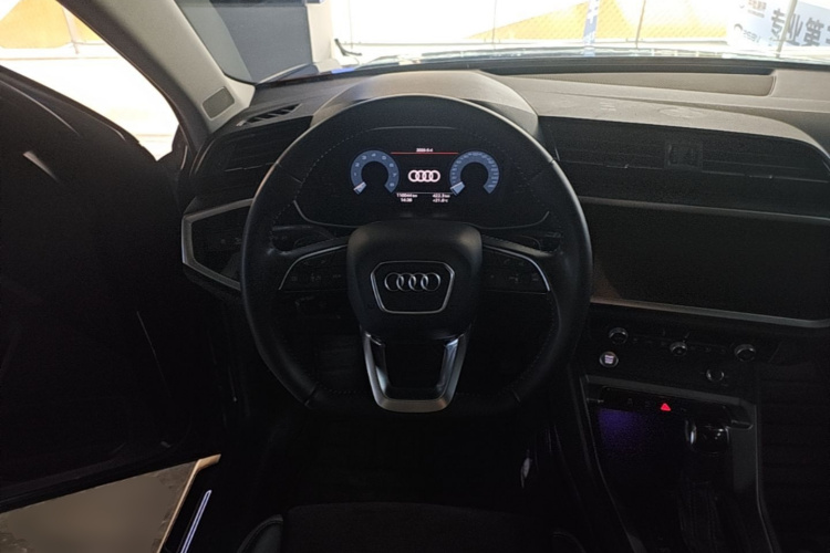 Audi Q3 2019 #15 Audi Q3 2019 car image #15