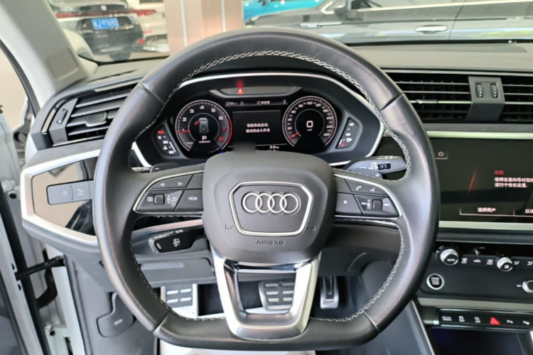 Audi Q3 2023 #11 Audi Q3 2023 car image #11