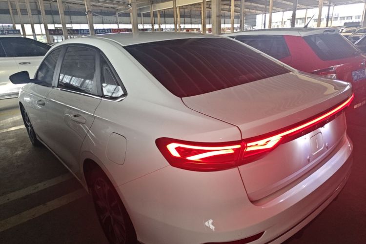 GEELY Emgrand 2021 #5 GEELY Emgrand 2021 car image #5