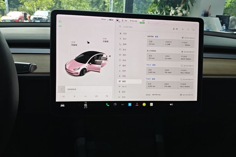 Tesla Model 3 2021 car image #13