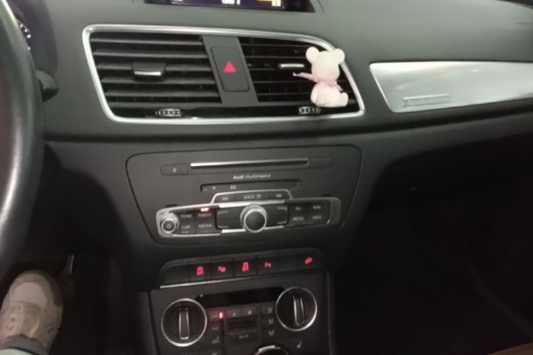 Audi Q3 2017 #13 Audi Q3 2017 car image #13