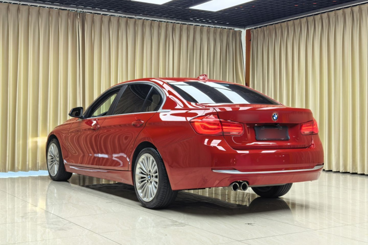 BMW 3 Series 2018 car image #6
