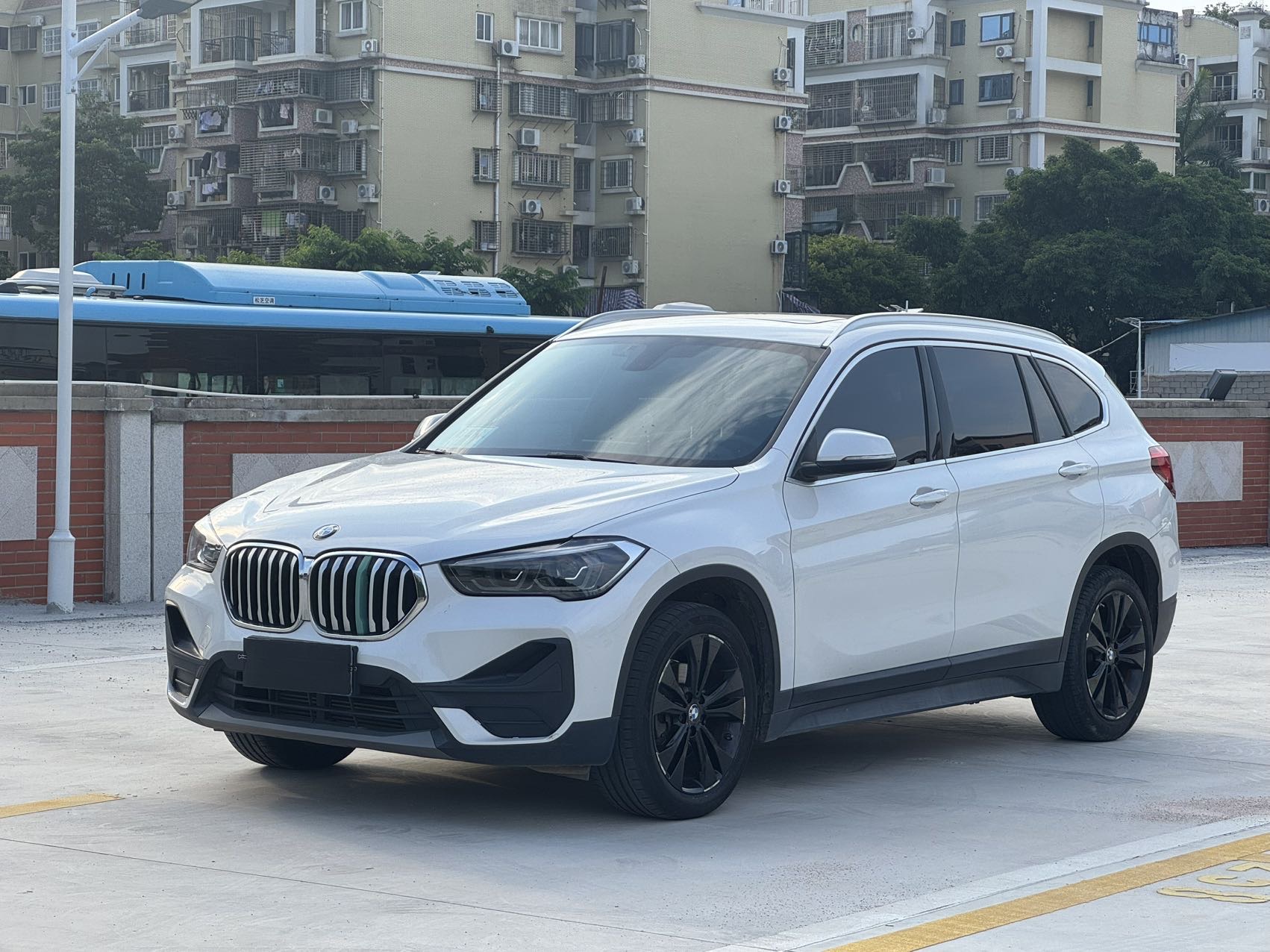 BMW X1 2021 car image 