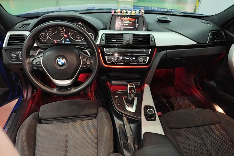 BMW 3 Series 2017 car image #13