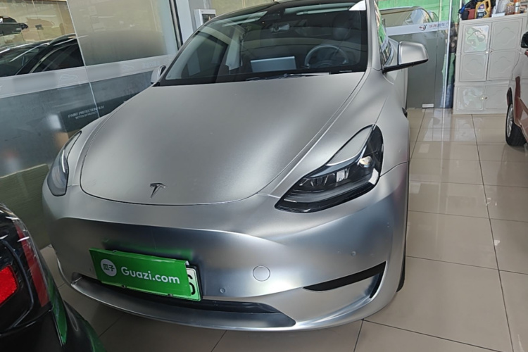 Tesla Model Y 2022 car image #3