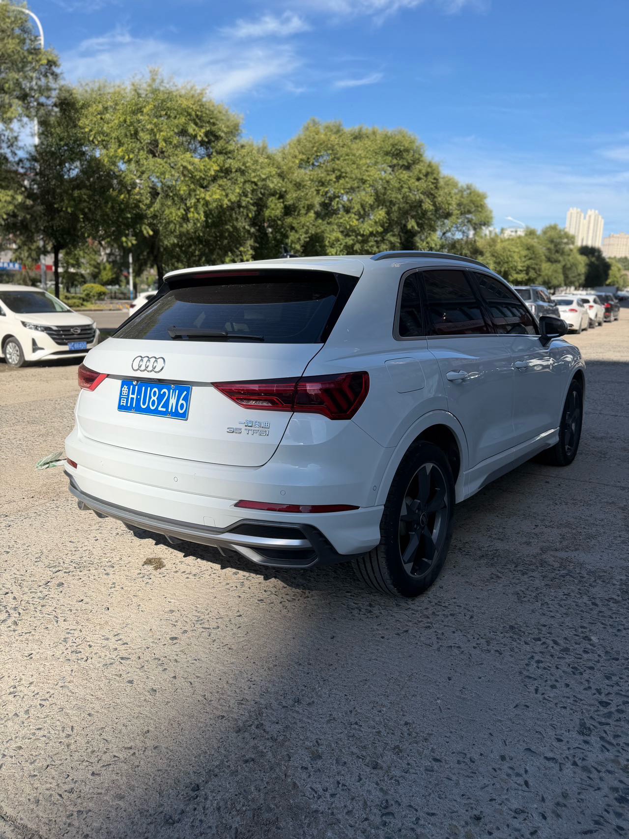2022 car image #6