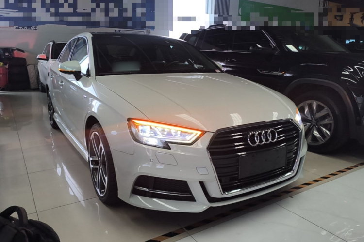 Audi A3 2018 car image #4