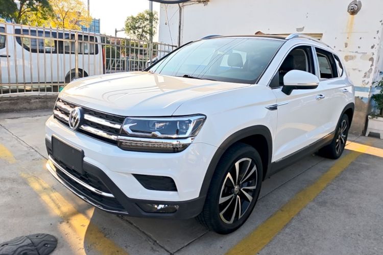 Volkswagen Tharu 2020 car image #2