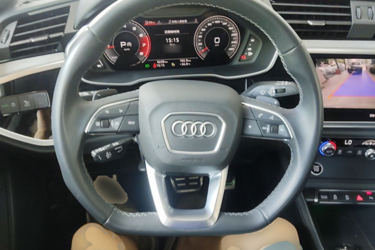Audi Q3 2025 car image #11