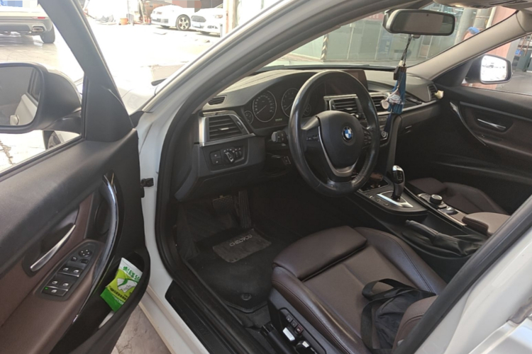 BMW 3 Series 2018 #16 BMW 3 Series 2018 car image #16
