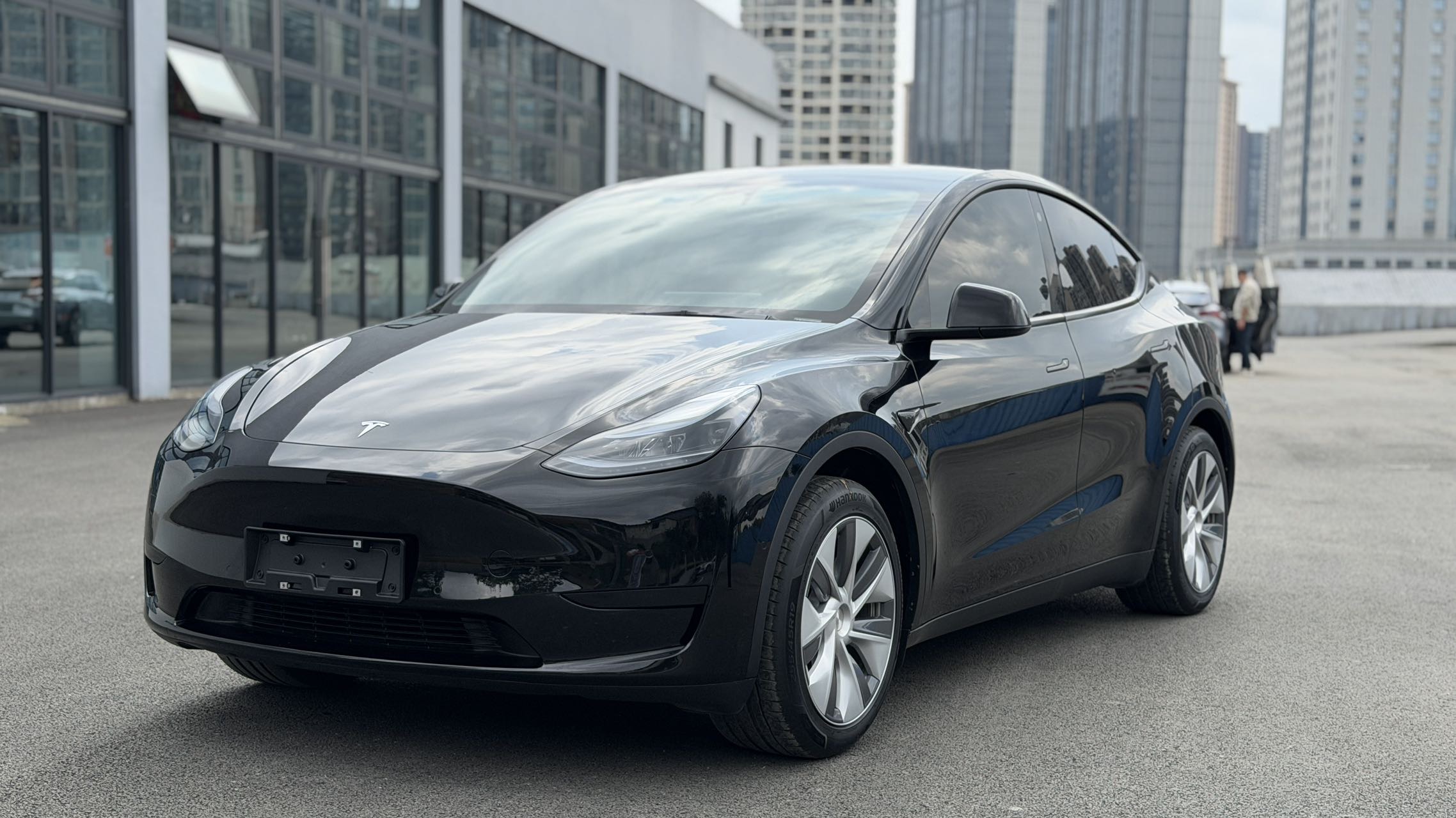 Tesla Model Y 2022 Tesla Model Y 2022 car image