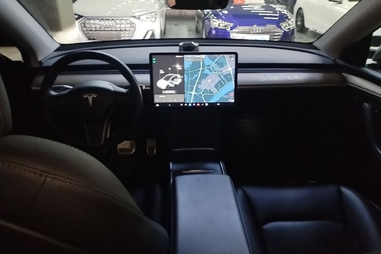 Tesla Model Y 2021 #10 Tesla Model Y 2021 car image #10