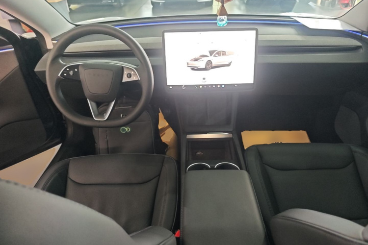 Tesla Model 3 2024 #11 Tesla Model 3 2024 car image #11