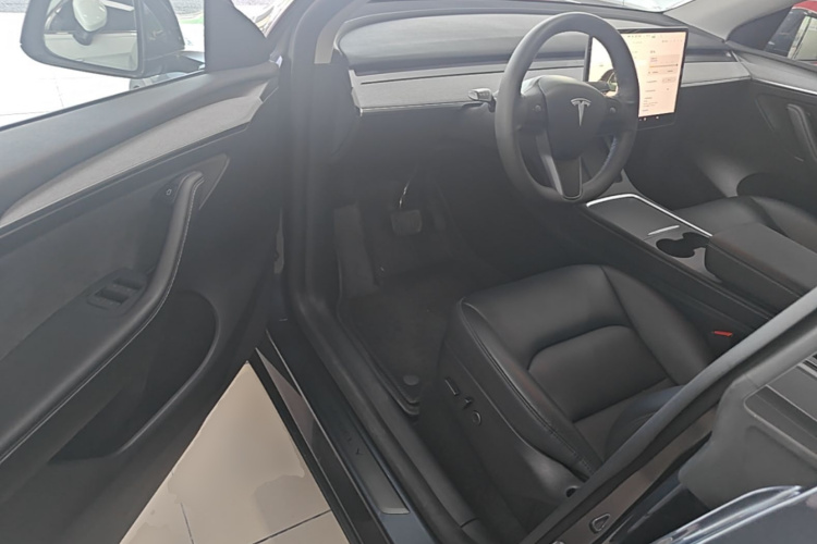 Tesla Model Y 2024 #16 Tesla Model Y 2024 immagine di auto #16