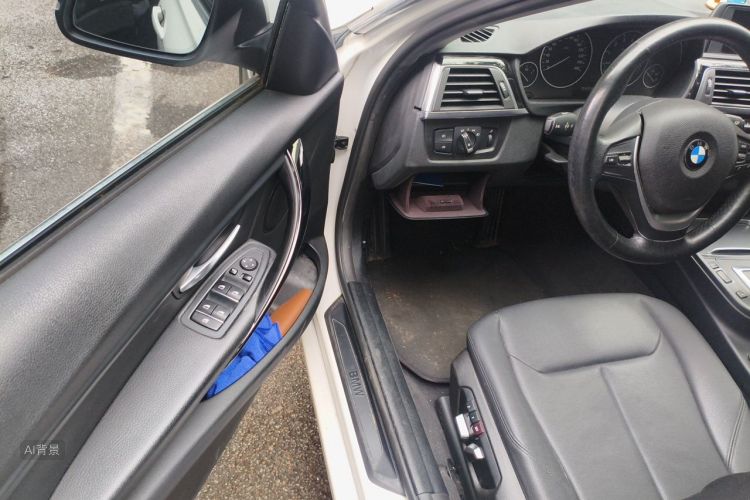 BMW 3 Series 2017 car image #18