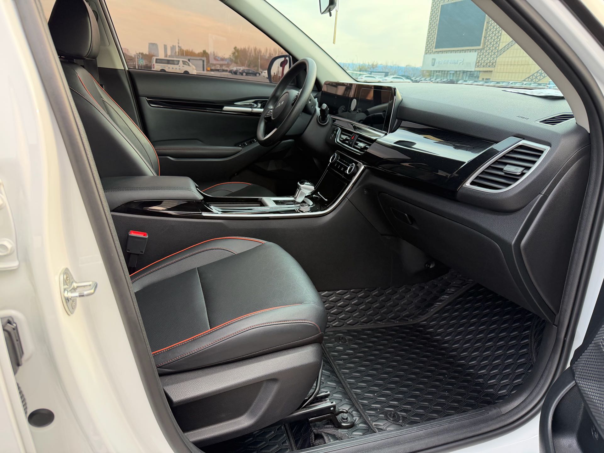 Kia Seltos 2023 imagem de carro #16