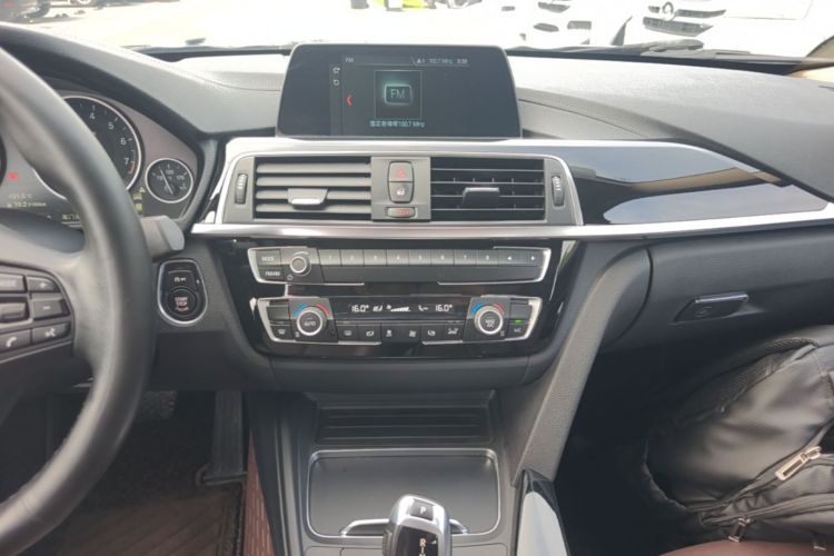BMW 3 Series 2018 #13 BMW 3 Series 2018 immagine di auto #13
