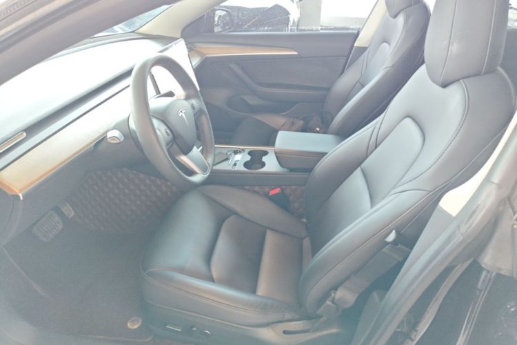 Tesla Model 3 2022 car image #15