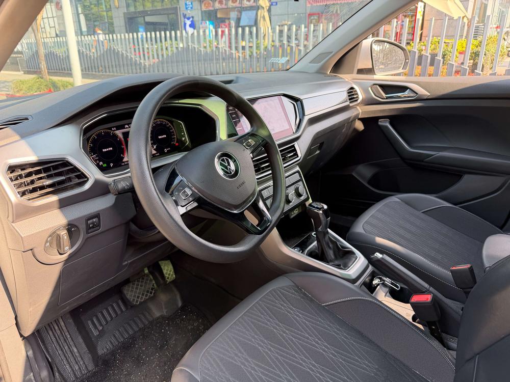 Volkswagen T-Cross 2022 car image #10