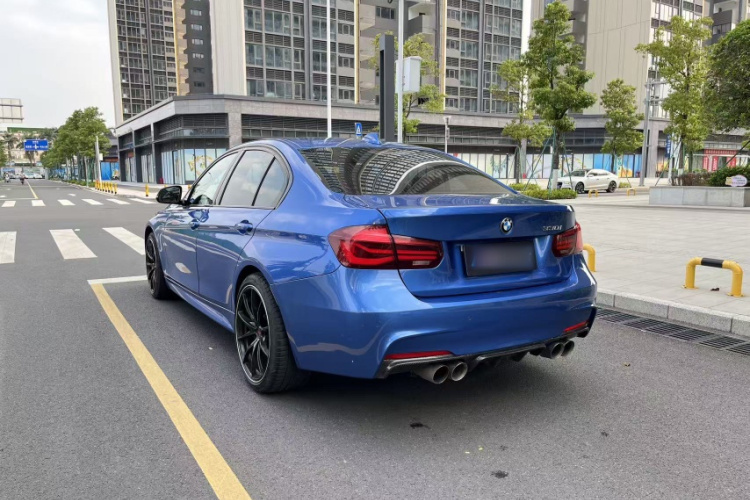 BMW 3 Series 2018 car image #6