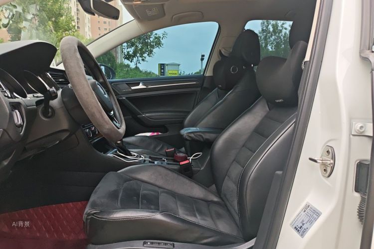 Volkswagen Golf 2019 car image #17