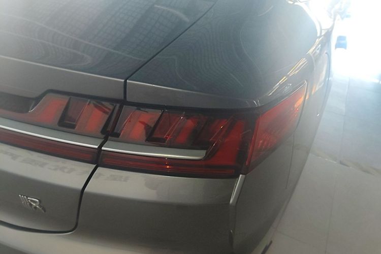 BYD Han 2022 #8 BYD Han 2022 car image #8