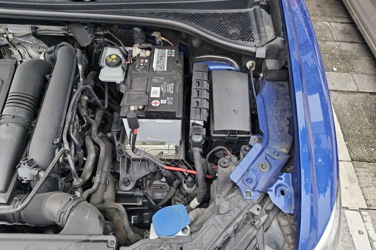 Audi Q3 2020 car image #23