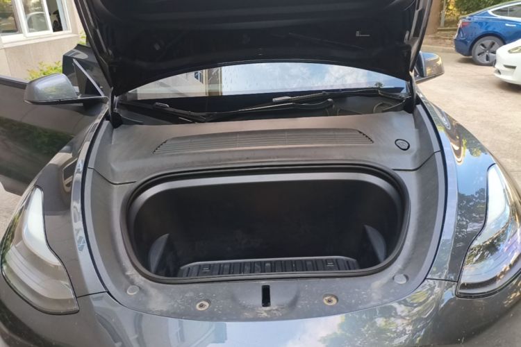 Tesla Model Y 2024 #22 Tesla Model Y 2024 car image #22