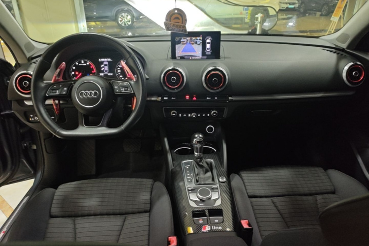 Audi A3 2018 car image #11