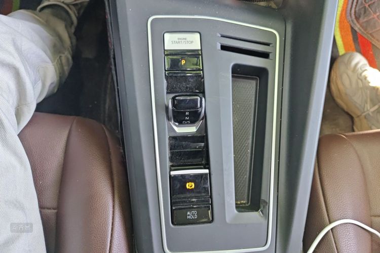 Volkswagen Golf 2022 car image #16
