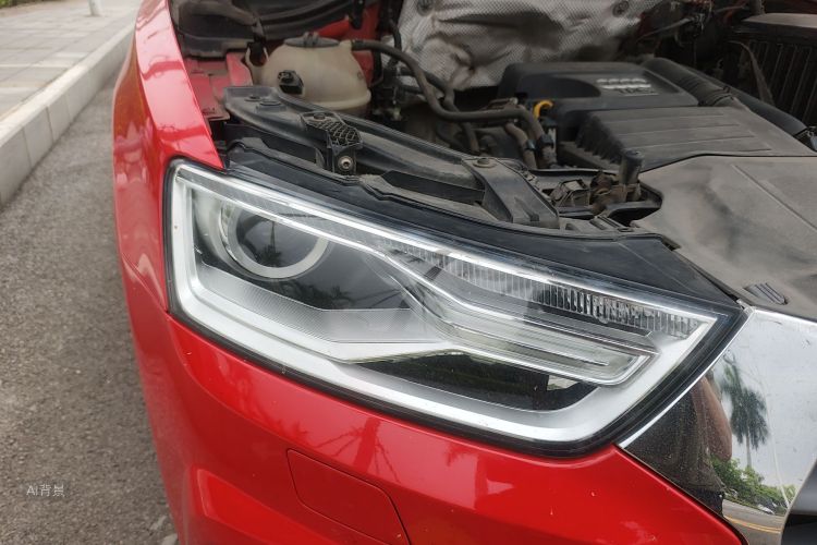 Audi Q3 2016 car image #8