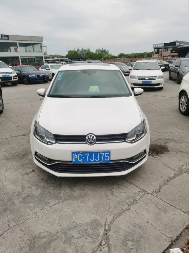 Volkswagen Polo 2016 car image #2