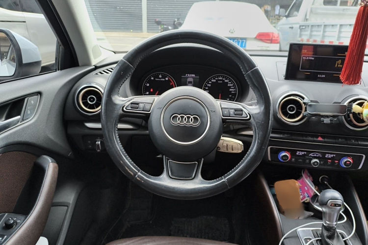 Audi A3 2015 car image #15