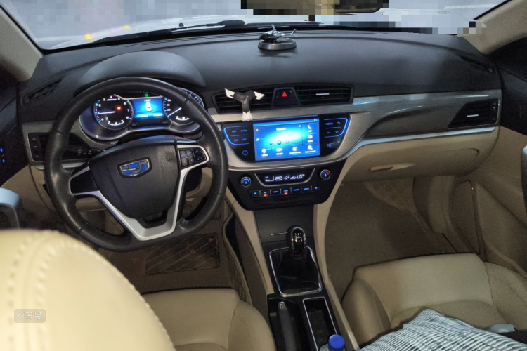 GEELY Emgrand 2017 car image #11